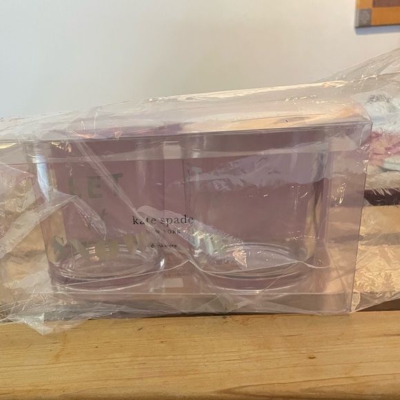 Kate Spade of 2 Winter Holiday “LET IT SNOW” Drinkware glasses New in box NWT - Picture 10 of 10